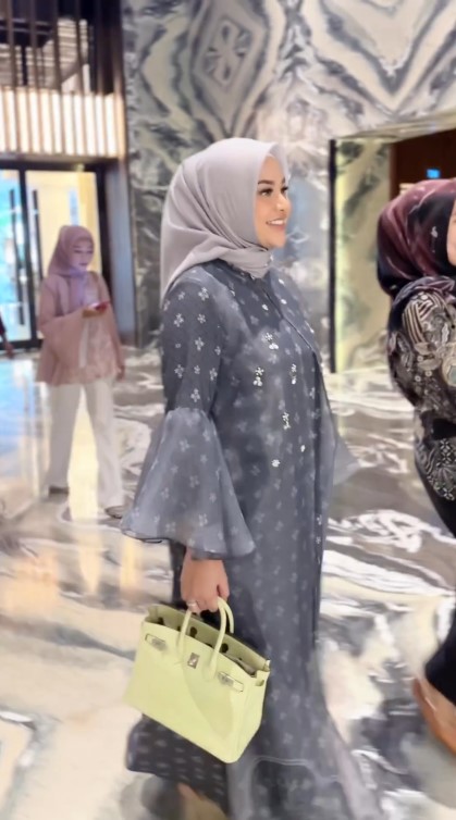 Aurel Ameena jadi model catwalk © Instagram