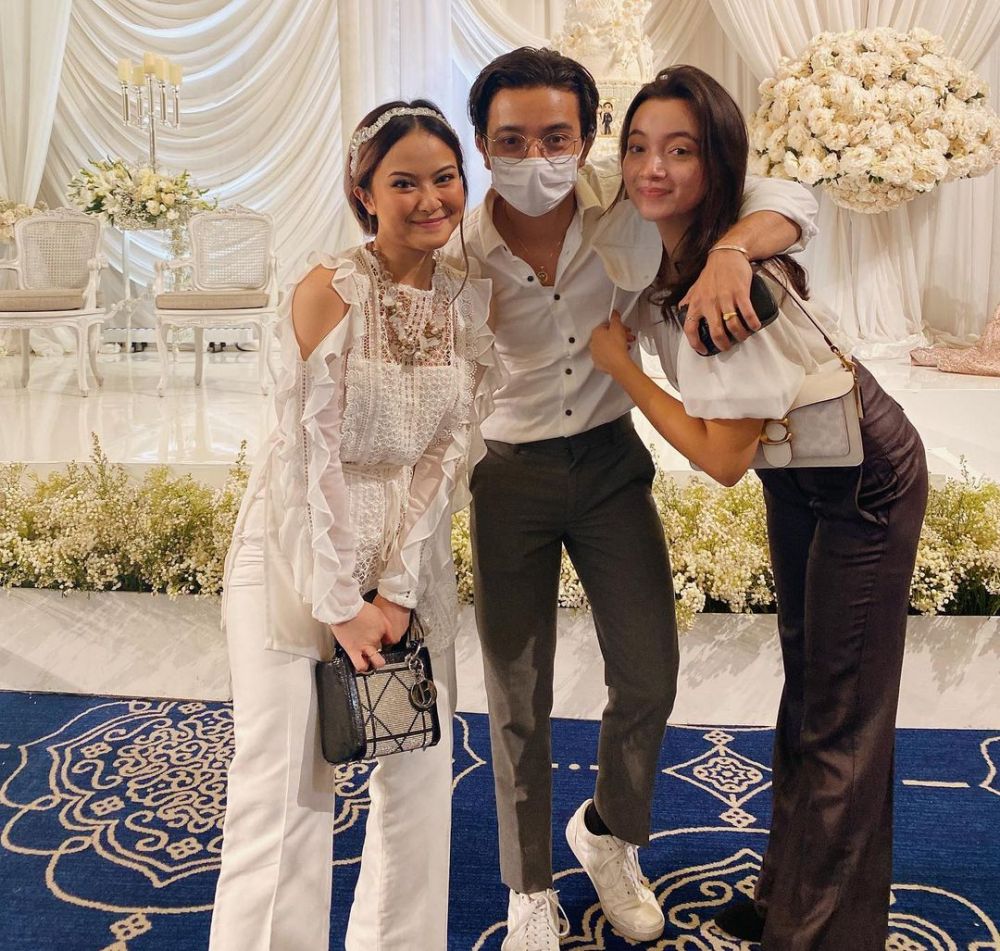 gaya seleb blasteran saat kondangan © berbagai sumber