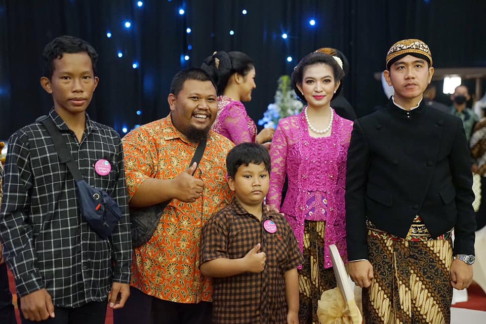 Parasnya disebut mirip Najwa Shihab, intip 7 potret Selvi Ananda di pernikahan adik Iriana Jokowi