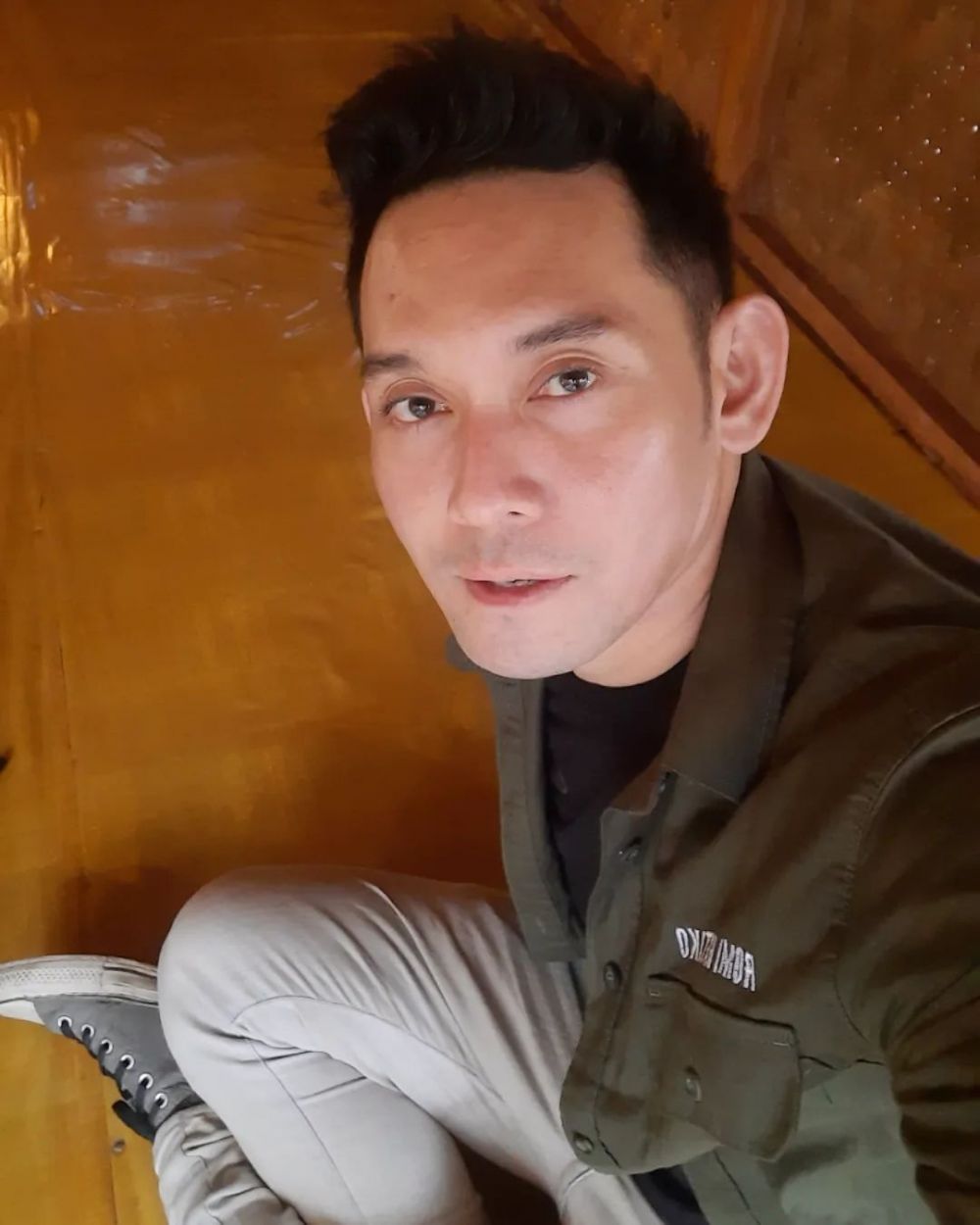 potret terbaru romi AFI awet muda di usia 40 tahun © berbagai sumber potret terbaru romi AFI awet muda di usia 40 tahun © berbagai sumber