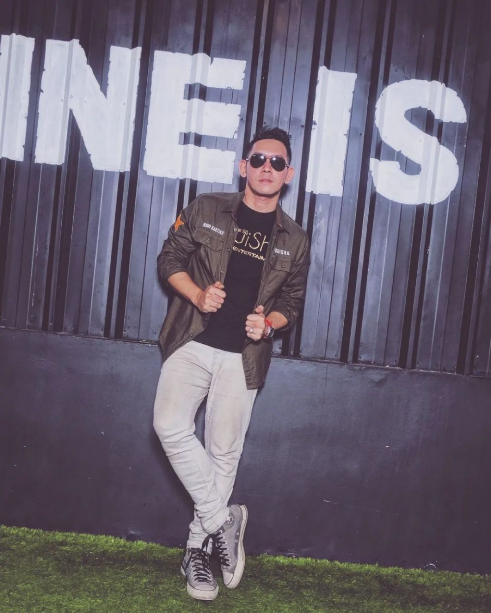 potret terbaru romi AFI awet muda di usia 40 tahun © berbagai sumber potret terbaru romi AFI awet muda di usia 40 tahun © berbagai sumber