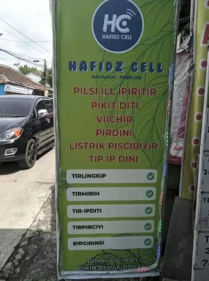 spanduk jualan lucu huruf i © 2023 brilio.net