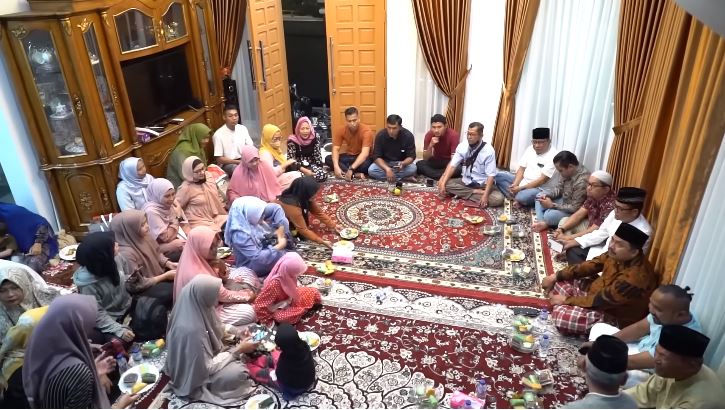 rumah baru ortu fuji © YouTube