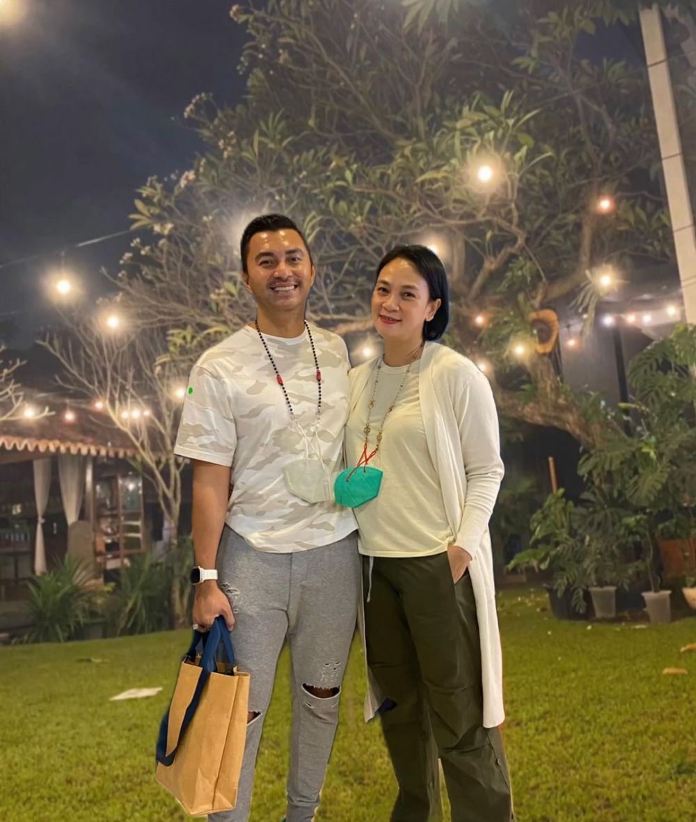 kekasih dono di film atas boleh bawah boleh masih eksis jadi artis © berbagai sumber