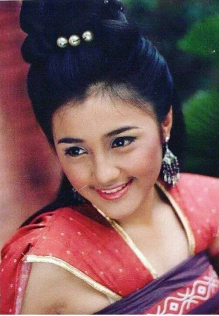 transformasi pemeran nyi wisa merah di angling dharma © berbagai sumber transformasi pemeran nyi wisa merah di angling dharma © berbagai sumber