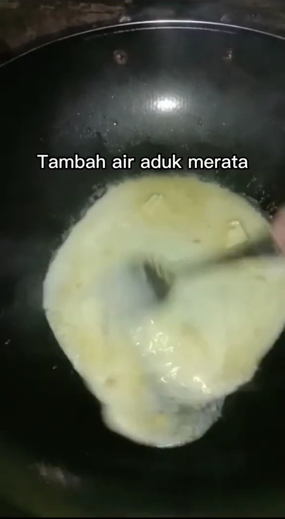 Agar kenyang maksimal, aksi perempuan makan jasuke ini bikin nggak habis pikir