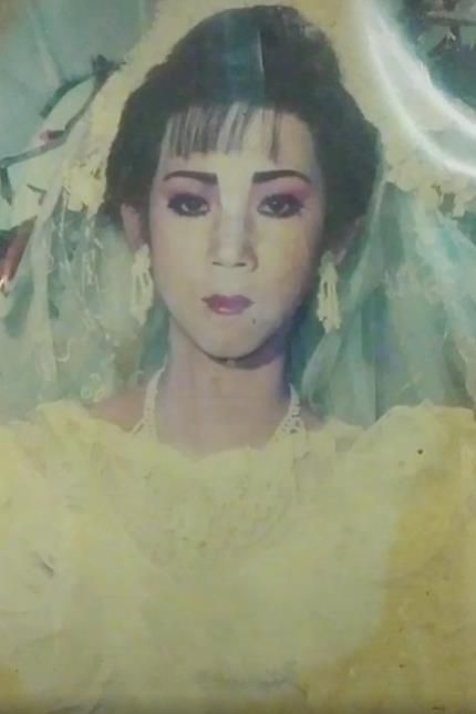 9 Potret makeup pengantin jadul era 90-an, ekspresi senyumnya jadi sorotan