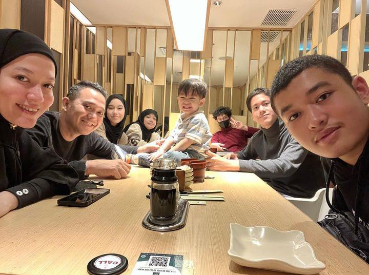 lyra virna dan buah hatinya © berbagai sumber