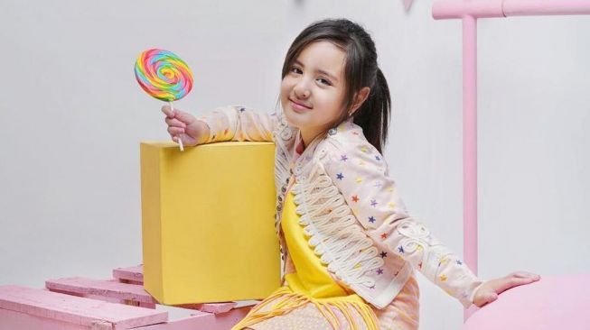 mikhayla anak nia ramadhani gayanya stylish © berbagai sumber mikhayla anak nia ramadhani gayanya stylish © berbagai sumber