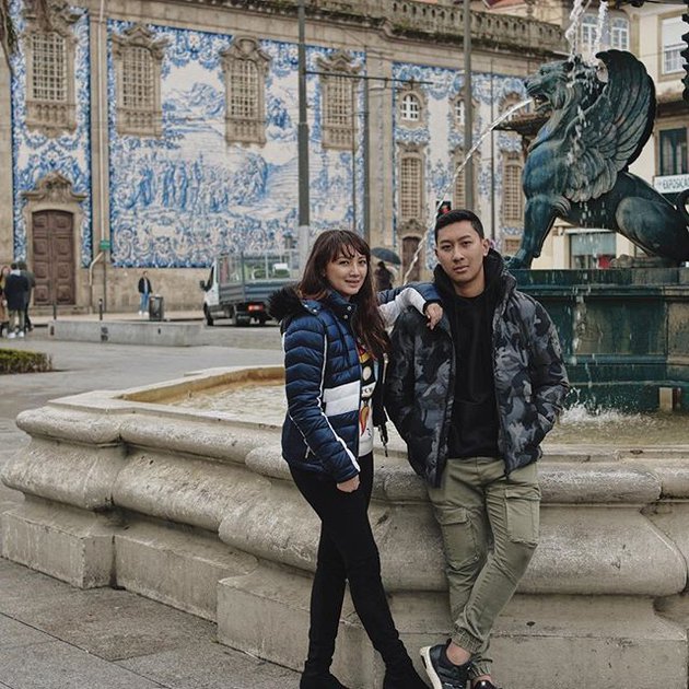 potret kompak Tata Cahyani dan Darma © Instagram