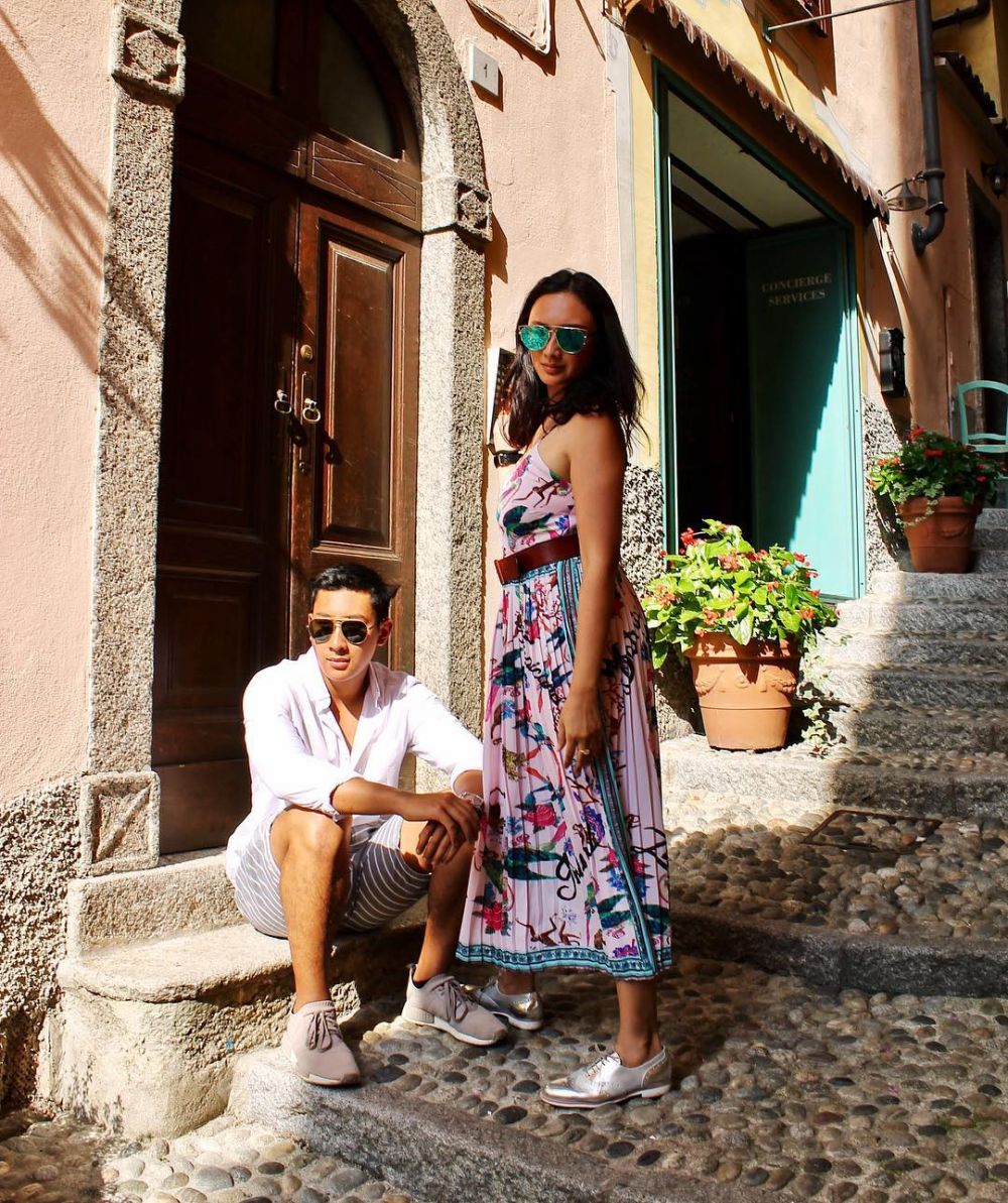 potret kompak Tata Cahyani dan Darma © Instagram