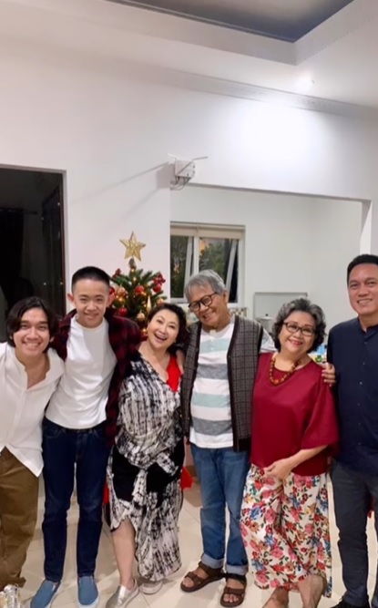 potret kenangan kebersamaan indy barends dan sang ayah © berbagai sumber potret kenangan kebersamaan indy barends dan sang ayah © berbagai sumber