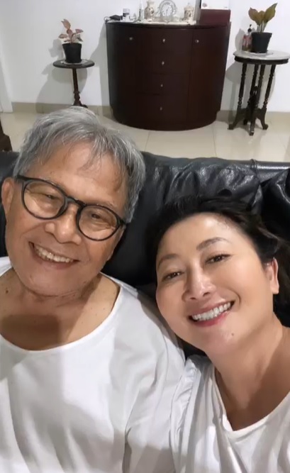 potret kenangan kebersamaan indy barends dan sang ayah © berbagai sumber potret kenangan kebersamaan indy barends dan sang ayah © berbagai sumber