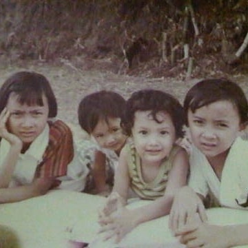 Tata Cahyani awet muda usia 47 tahun © berbagai sumber