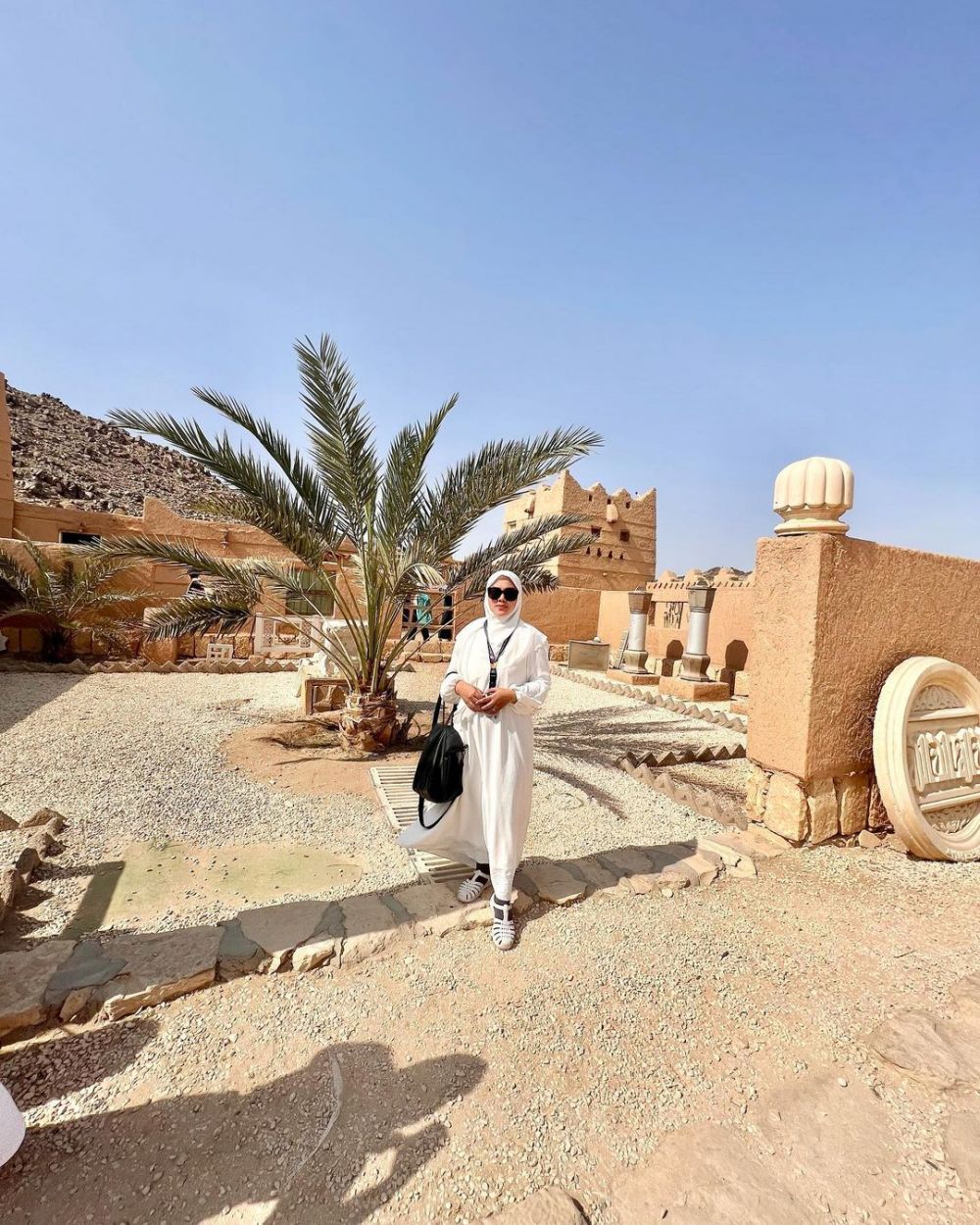 potret pemeran nyi widasari makin cantik usai berhijab © berbagai sumber