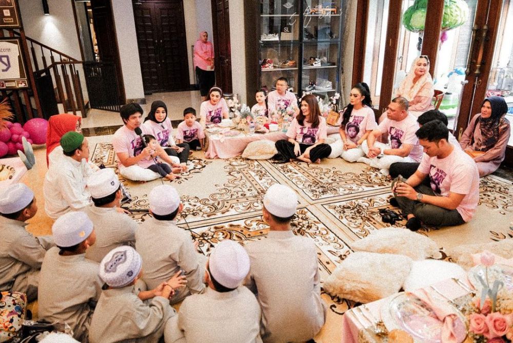 ulang tahun ameena pertama © Instagram/@aurelie.hermansyah ulang tahun ameena pertama © Instagram/@aurelie.hermansyah