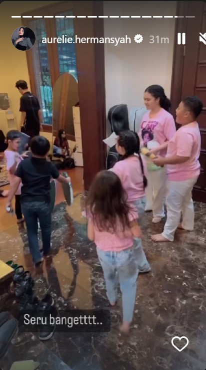 ulang tahun ameena pertama © Instagram/@aurelie.hermansyah ulang tahun ameena pertama © Instagram/@aurelie.hermansyah