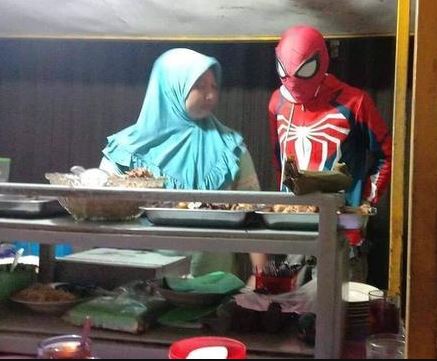 Potret kocak kalau Spider-Man Berbagai sumber Potret kocak kalau Spider-Man Berbagai sumber