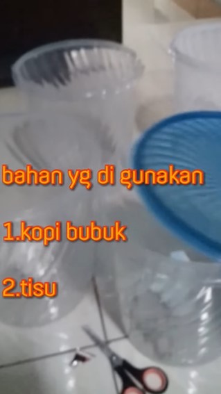 Pakai 1 bahan dapur modal Rp 2 ribu, ini cara menghilangkan bau pada toples plastik baru