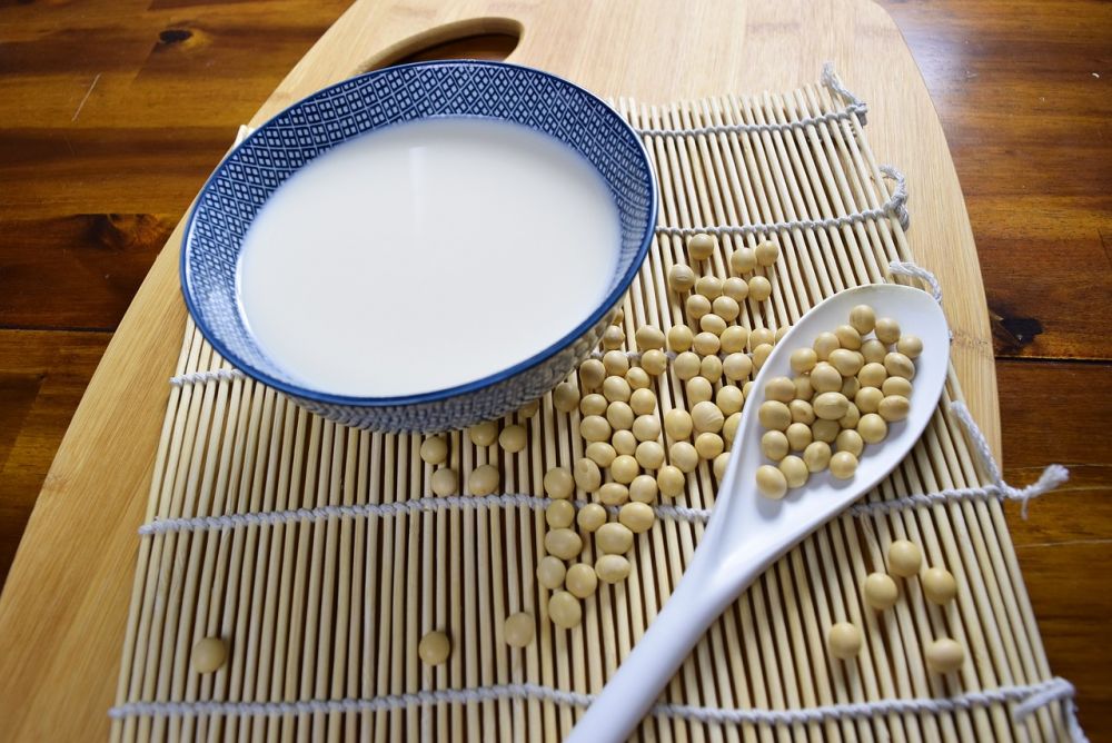 11 Manfaat susu kedelai untuk anak, penuhi kebutuhan nutrisi si kecil yang memiliki alergi susu sapi