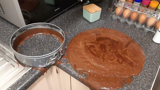 makanan tumpah saat masak di dapur © Berbagai sumber