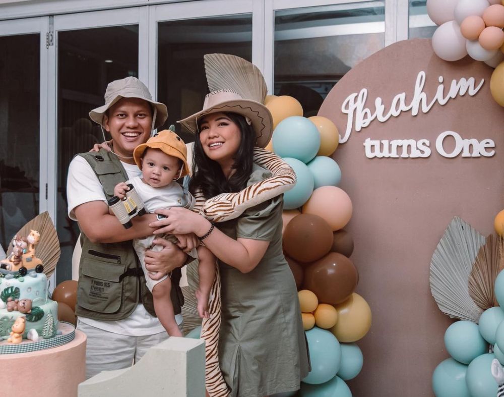 momen perayaan ultah pertama anak seleb © berbagai sumber momen perayaan ultah pertama anak seleb © berbagai sumber