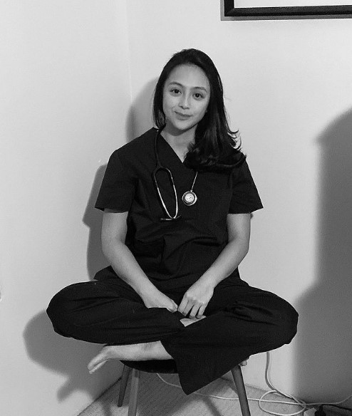 Dewi Sekarwangi jadi perawat © Instagram Dewi Sekarwangi jadi perawat © Instagram