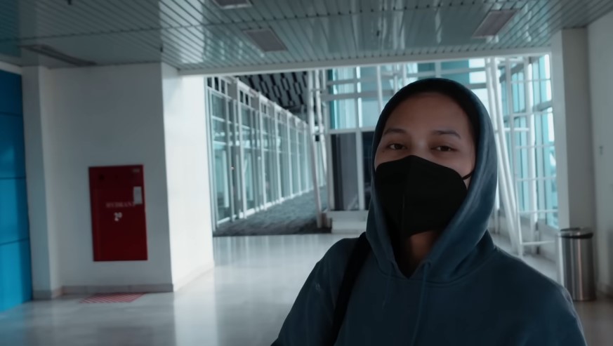 Indah hadir ke pernikahan sang adik © YouTube