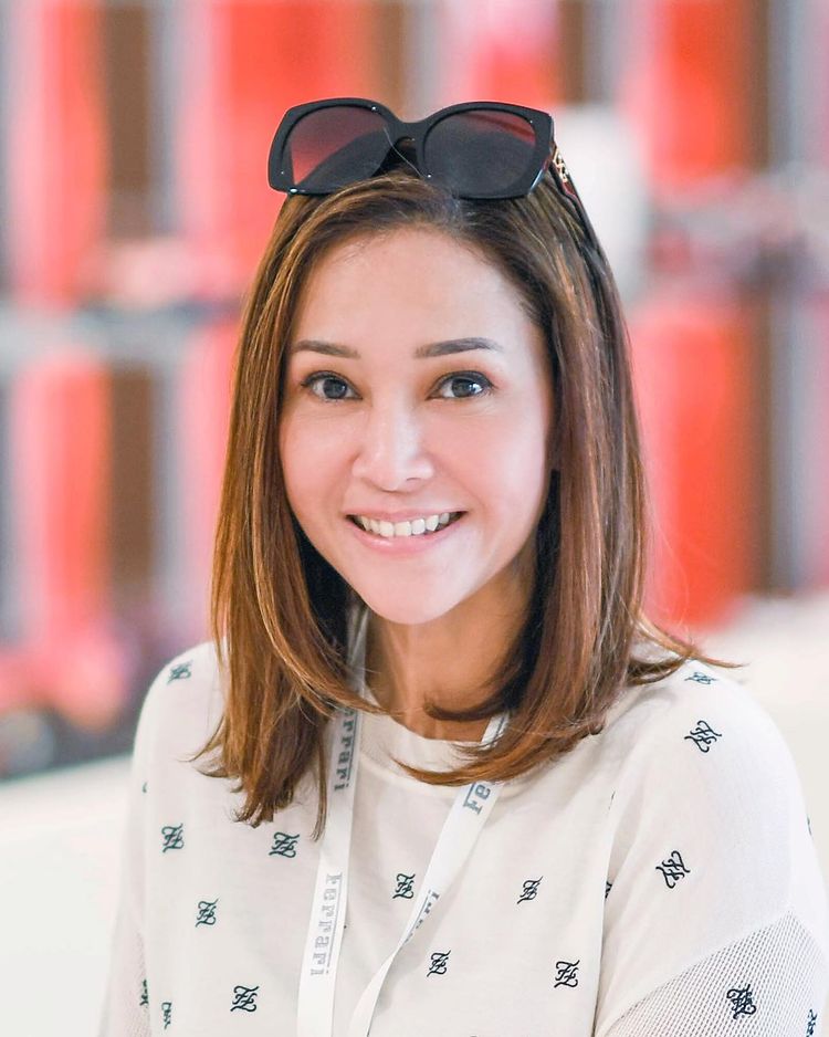 Maia Estianty model bergaya noni belanda © Instagram/@maiaestiantyreal Maia Estianty model bergaya noni belanda © Instagram/@maiaestiantyreal