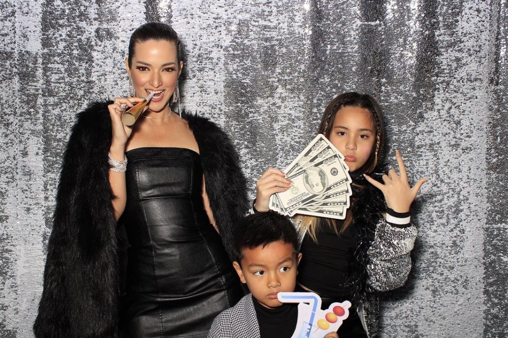 Mikhayla Bakrie pesona cewek mahal © berbagai sumber