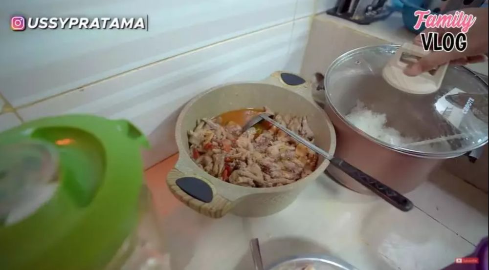 13 Masakan rumahan Ussy Sulistiawaty ini sederhana, lezat dan antiribet