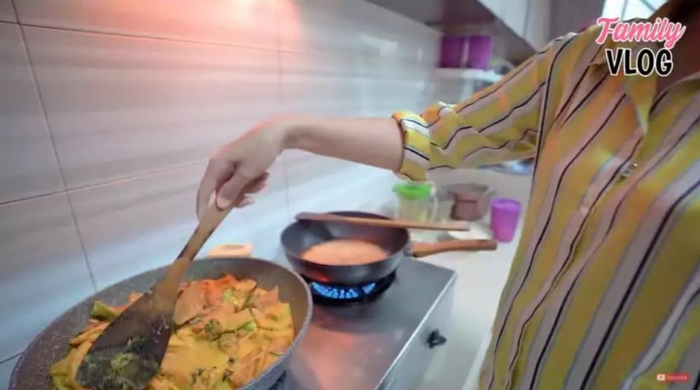 13 Masakan rumahan Ussy Sulistiawaty ini sederhana, lezat dan antiribet