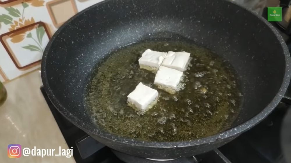 Tanpa tambahan tepung, ini trik menggoreng tahu susu agar tak mudah hancur dan tetap renyah