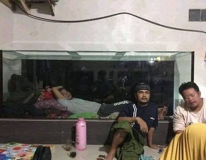 potret nyeleneh orang nyantai © berbagai sumber