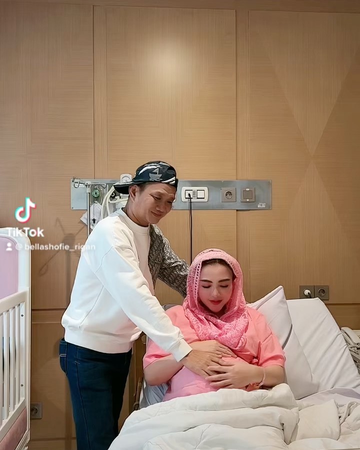 momen bella shofie melahirkan anak kedua © instagram