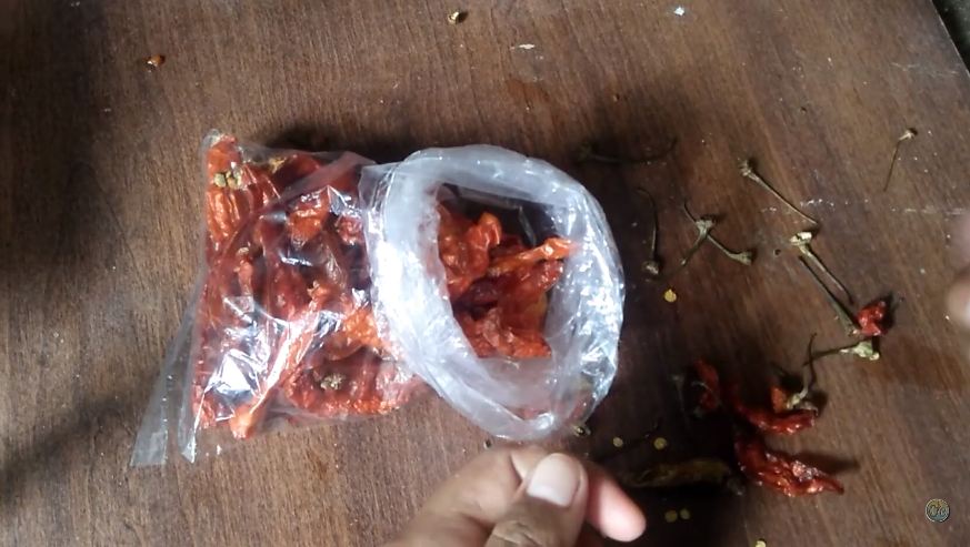 Tanpa perlu dimasukkan kulkas, ini trik menyimpan cabai kering agar awet hingga setahun