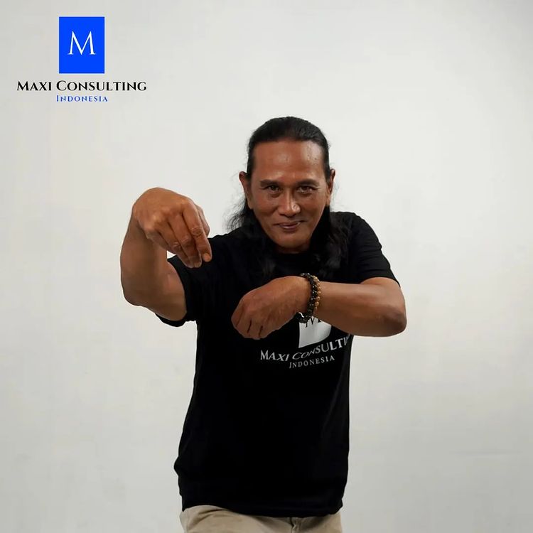 Ken Ken Wiro Sableng jadi petani © berbagai sumber Ken Ken Wiro Sableng jadi petani © berbagai sumber