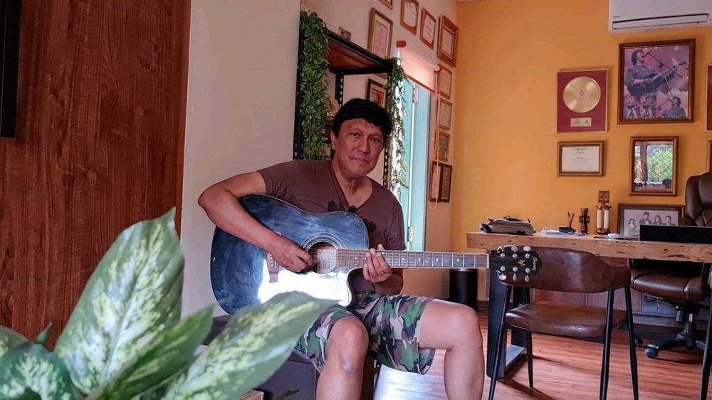 Ikang Fawzi dan Rhoma Irama berbagai sumber