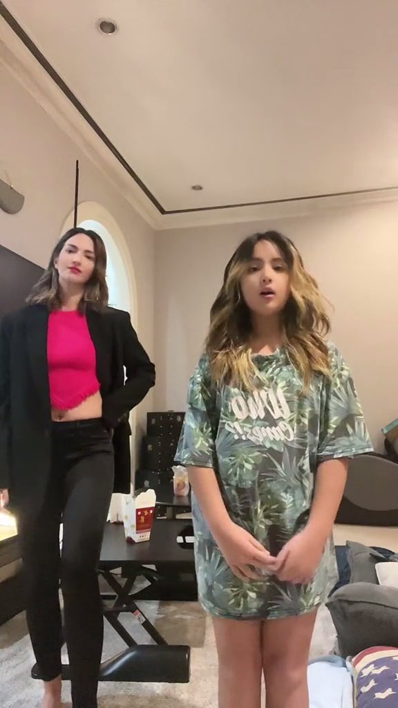 bukti mikhayla gayanya mirip nia ramadhani © instagram