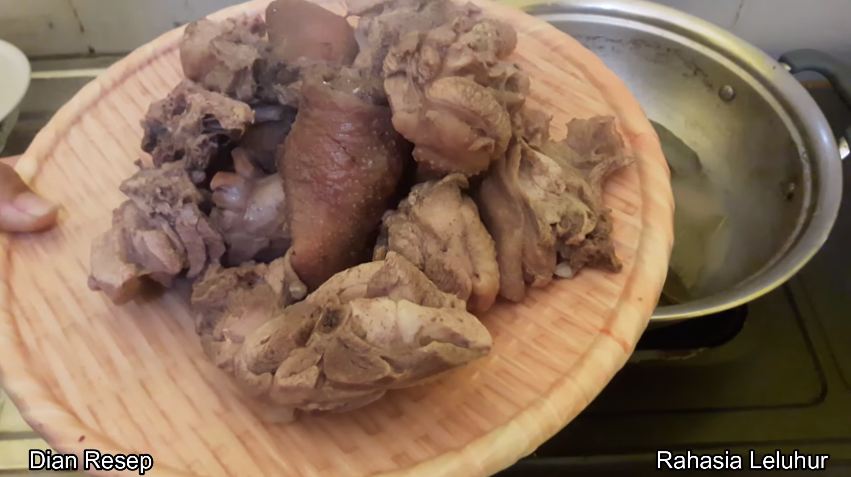 Cuma pakai 1 bahan sederhana, ini cara mengolah daging sapi agar cepat empuk dan antiamis