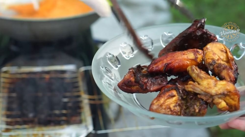 11 Inspirasi menu berbahan ayam buatan Asmirandah, enak dan disukai keluarga