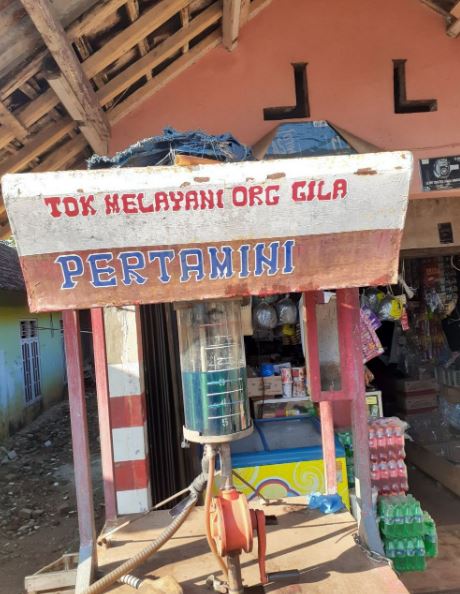 tulisan nyeleneh spanduk penjual bensin eceran Berbagai sumber tulisan nyeleneh spanduk penjual bensin eceran Berbagai sumber