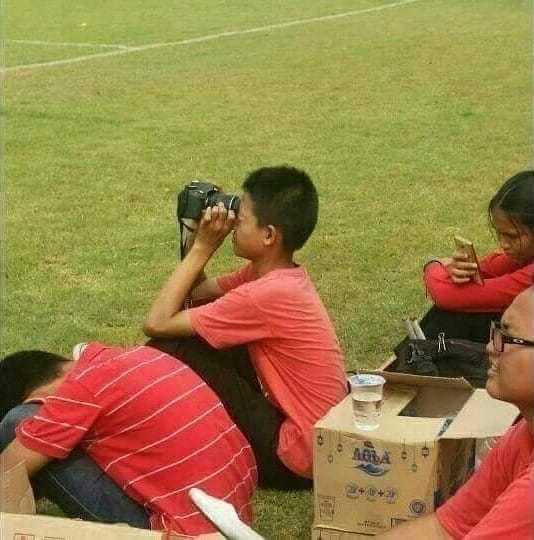 aksi kocak pura pura motret © berbagai sumber aksi kocak pura pura motret © berbagai sumber