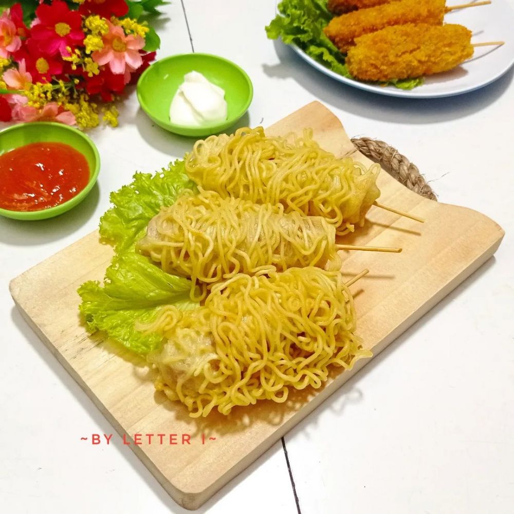 15 Resep olahan mie instan yang cocok dijadikan camilan di rumah, enak, praktis, dan mudah dibuat