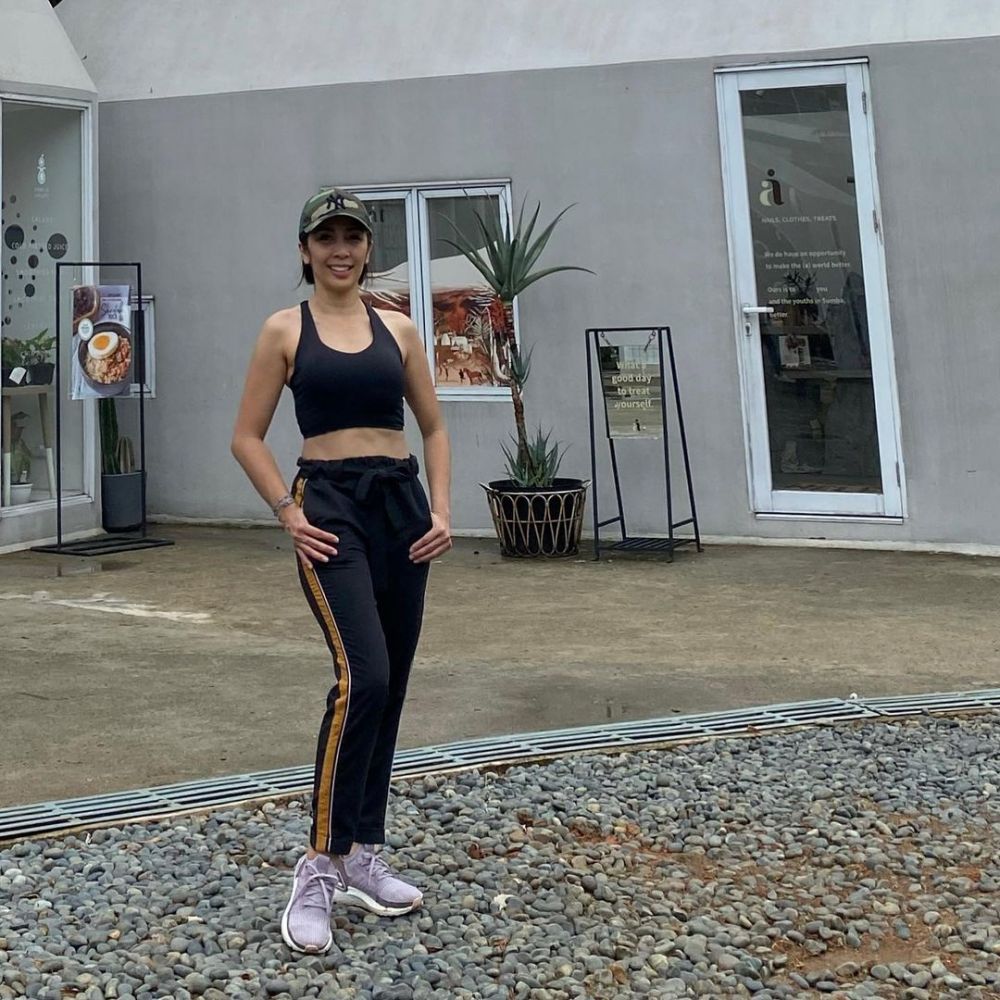 pesona vitta dessy istri ari lasso © berbagai sumber