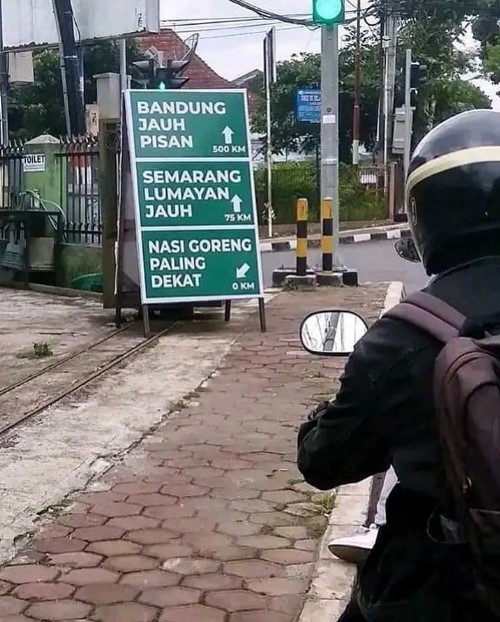 momen lucu orang jualan © berbagai sumber