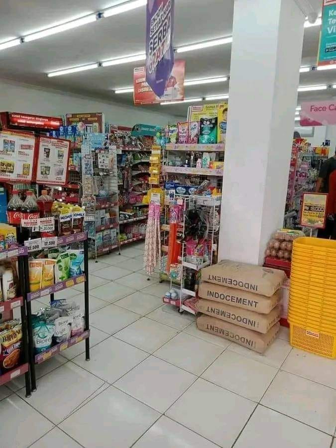 momen lucu orang jualan © berbagai sumber