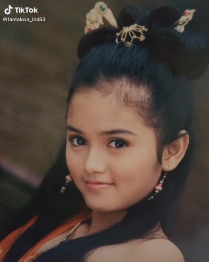 Alenta Hombing Putri Gayatri Angling Dharma © berbagai sumber Alenta Hombing Putri Gayatri Angling Dharma © berbagai sumber