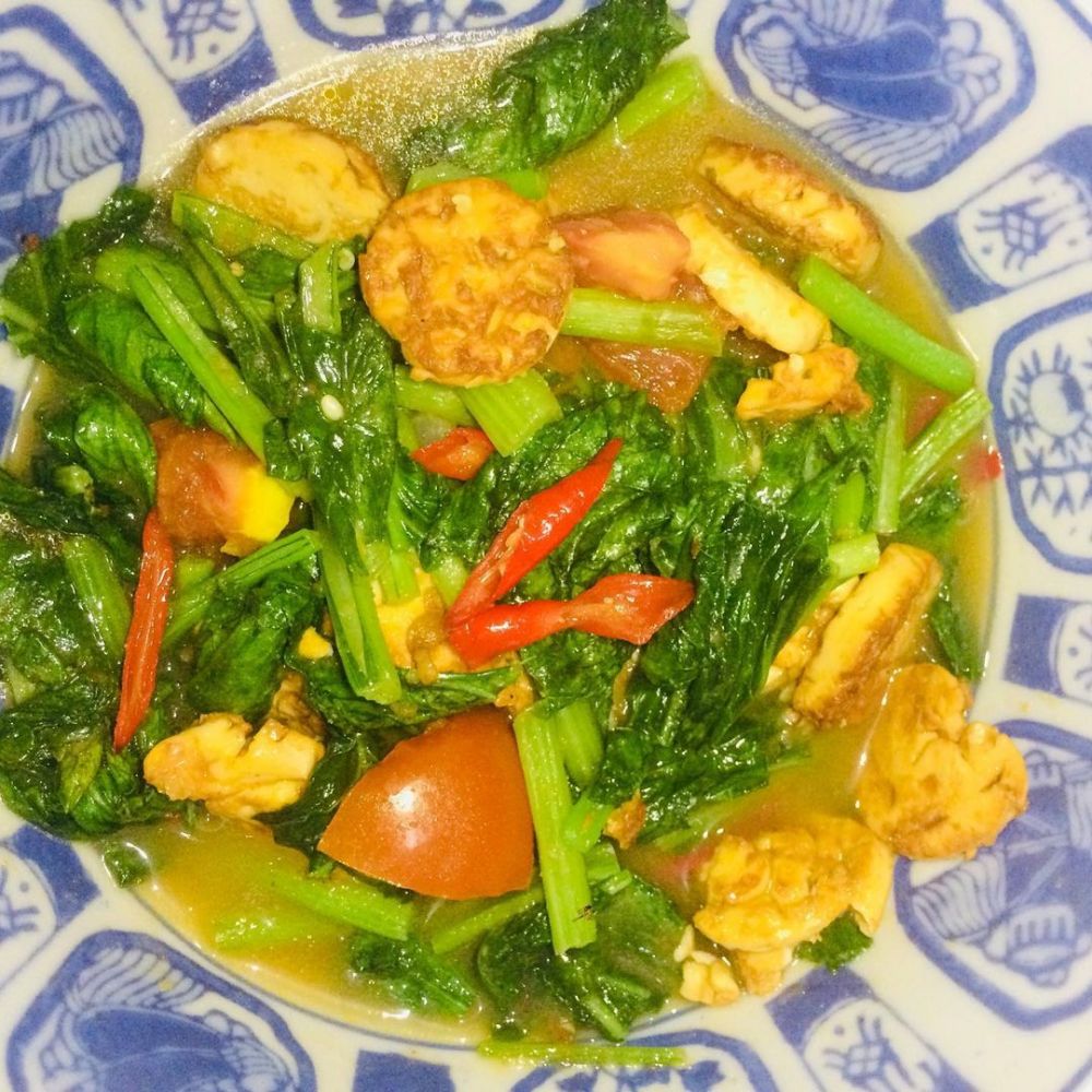 11 Resep sawi hijau pedas, enak, rendah kalori, dan cocok untuk diet