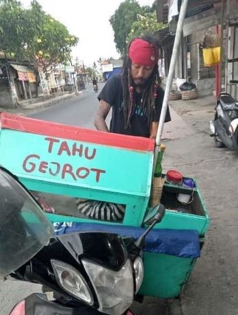 potret kocak outfit pedagang kaki lima Berbagai sumber potret kocak outfit pedagang kaki lima Berbagai sumber